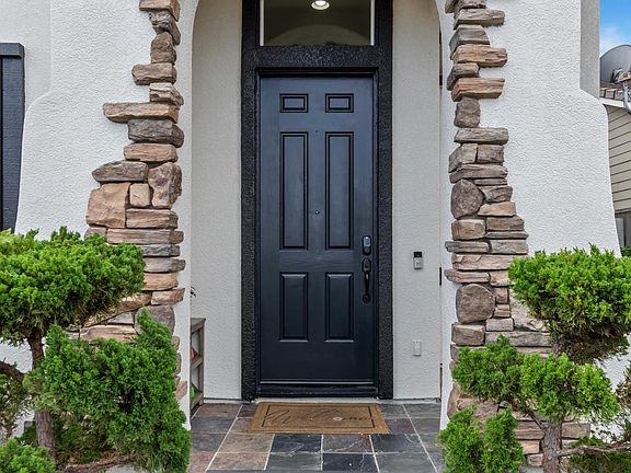 5th image of 280 Wisteria Ln