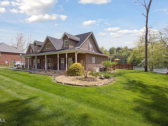 5th image of 321 Pitt Rd