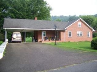 135 Tennessee Dr, Mountain City, TN 37683