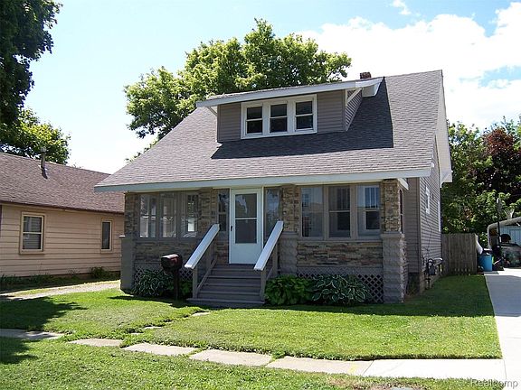 2nd image of 1518 Carleton St