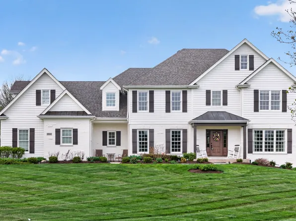 39W480 Abbey Glen Ct, St Charles, IL 60175