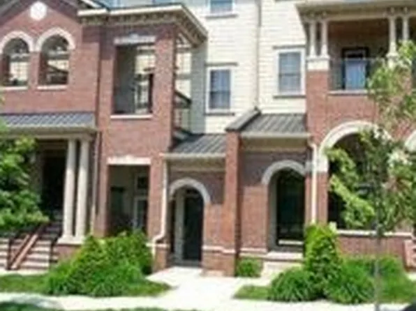 3991 Forester Blvd #60, Auburn Hills, MI 48326