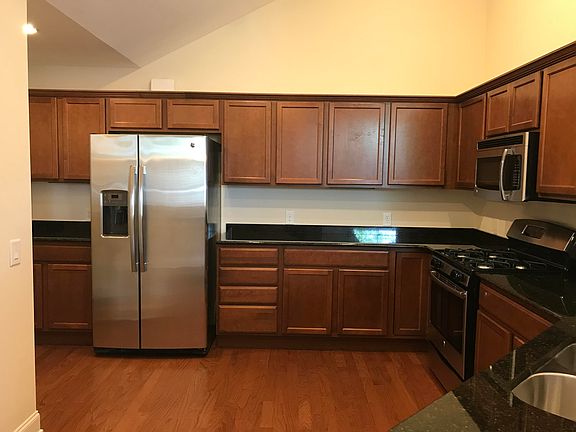 5th image of 809 Pryse Farm Blvd