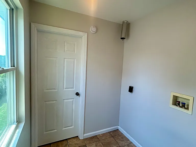 558 Columbia Ave — Photo 10