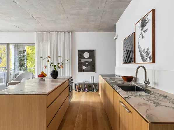 450 Warren Street image 5 of 19