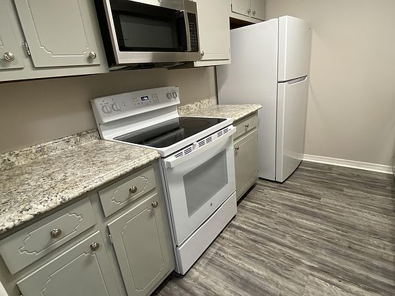 3rd image of 500 Lincoln St #214-D