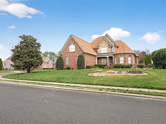 2nd image of 2722 Crowne Pointe Dr