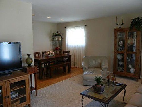 4th image of 2 Leroy Pl