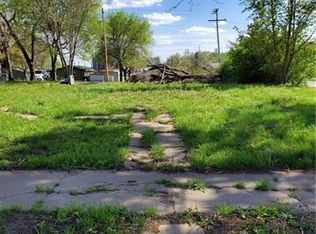 915 Miami St, Hiawatha, KS 66434