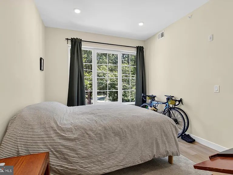 1701 S 4th St #203 — Photo 13