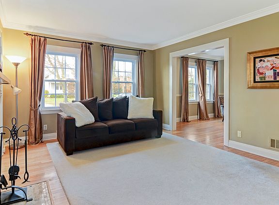 4th image of 4377 Woodland Ave