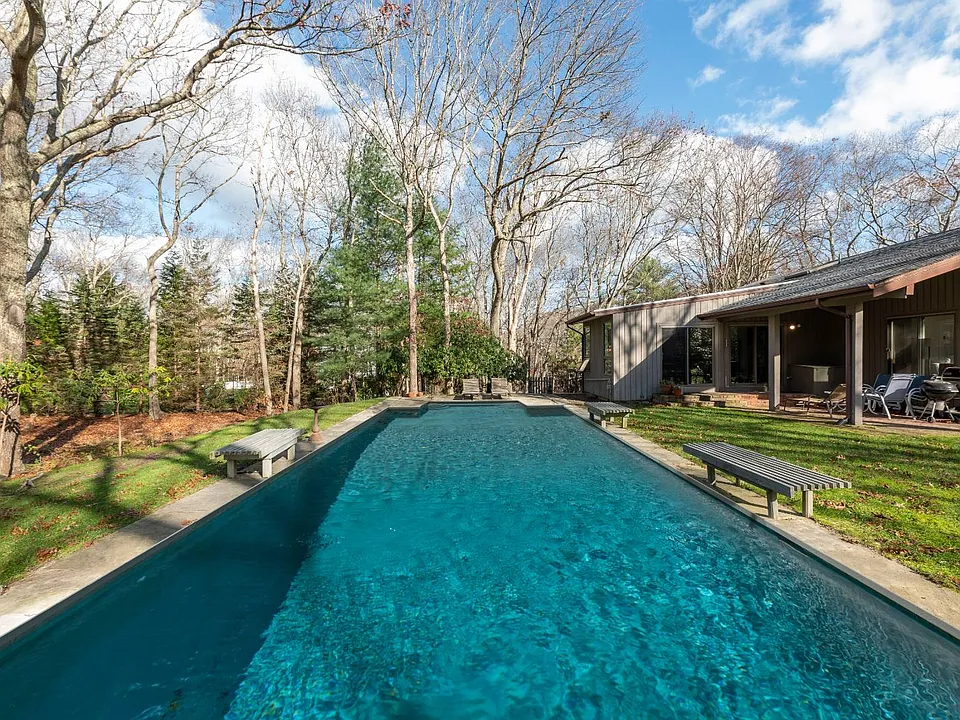 3 Forest Ct