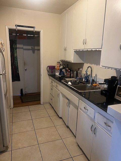 2nd image of 3344 Bagley Ave APT 3