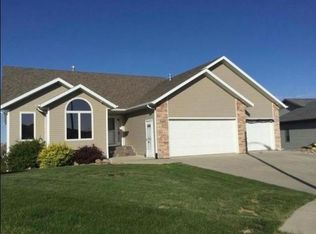 4618 Amberglow Pl, Bismarck, ND 58503