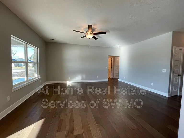 5943 S Iris Ln — Photo 6