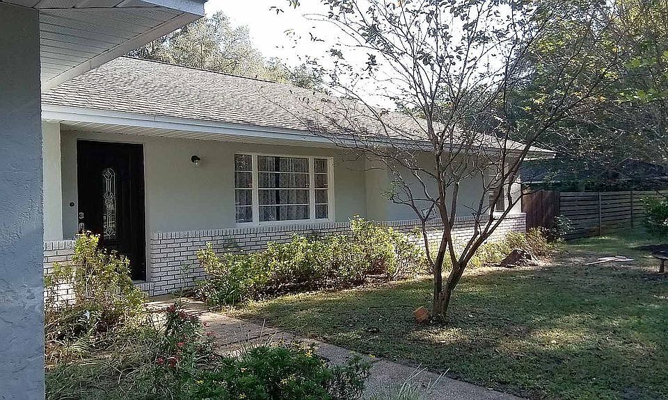 1st image of 30930 Lochmore Cir