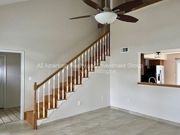 3rd image of 366 Canterbury Cir NW