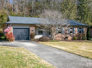 118 Resada Dr, Brevard, NC 28712