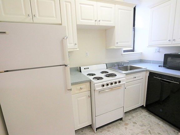 3rd image of 249 E 30th St #3RS