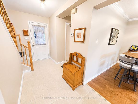 5th image of 757 Clearcrest Cres