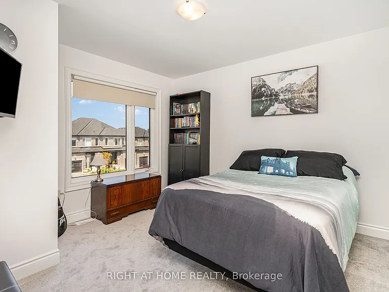 27 Lisa St — Photo 20