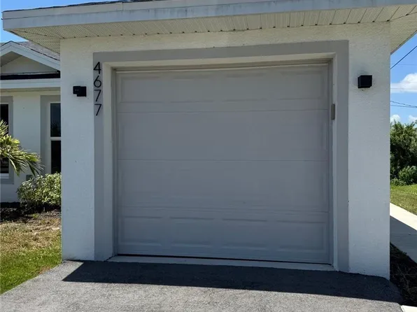4677 Golfview Blvd, Lehigh Acres, FL 33973