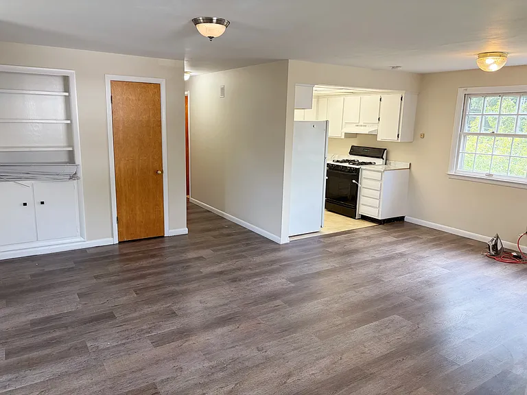 104 E Pine Ave — Photo 4