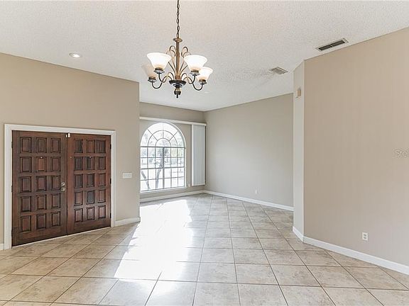 4th image of 2748 Grantham Ct