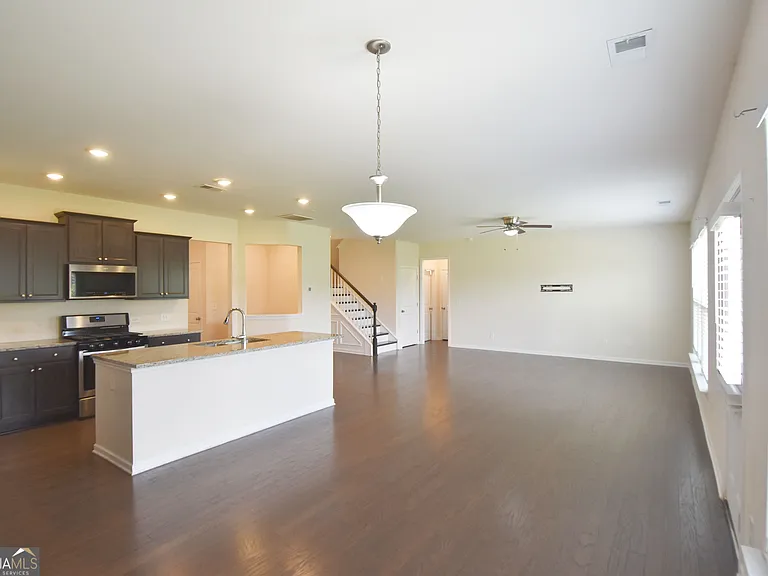 421 Southbridge Pass — Photo 17