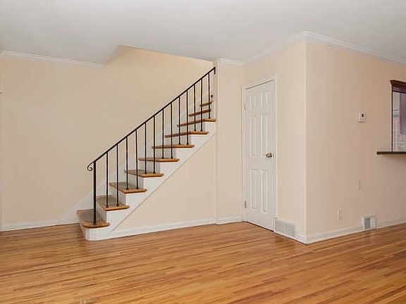 3rd image of 990 Cleveland Ave