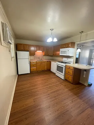 606 S Trenton St #8 Photo 1