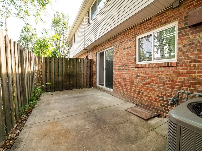 7752 Montgomery Rd #65 — Photo 33