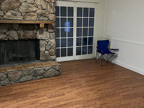 2nd image of 3906 Victoria St