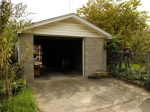 3rd image of 835 Minoma Ave