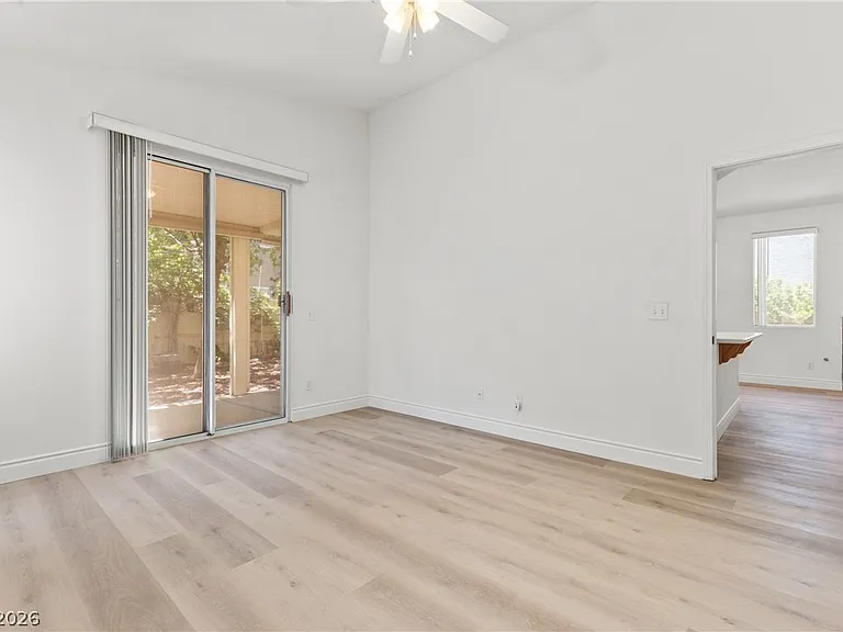 1701 Warrenville St — Photo 15