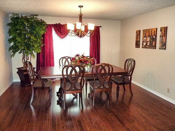 3rd image of 3007 Oak Sprawl St
