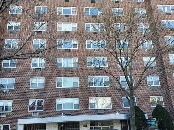 89-00 170th St APT 6B, Queens, NY 11432