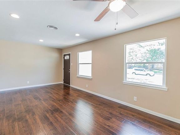 4th image of 2305 Costa Mesa Dr