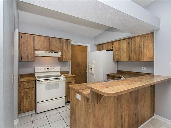 5th image of 3203 Acapulco Dr