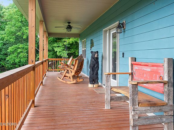 12th image of 910 English Mountain Rd