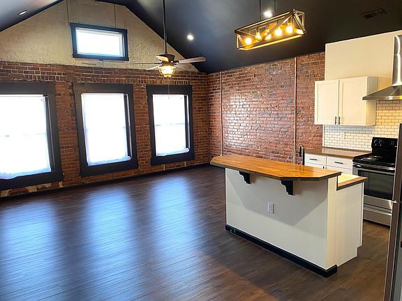 4th image of 118 N Mulberry St #301