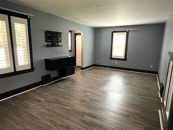 5th image of 89 Central Ln