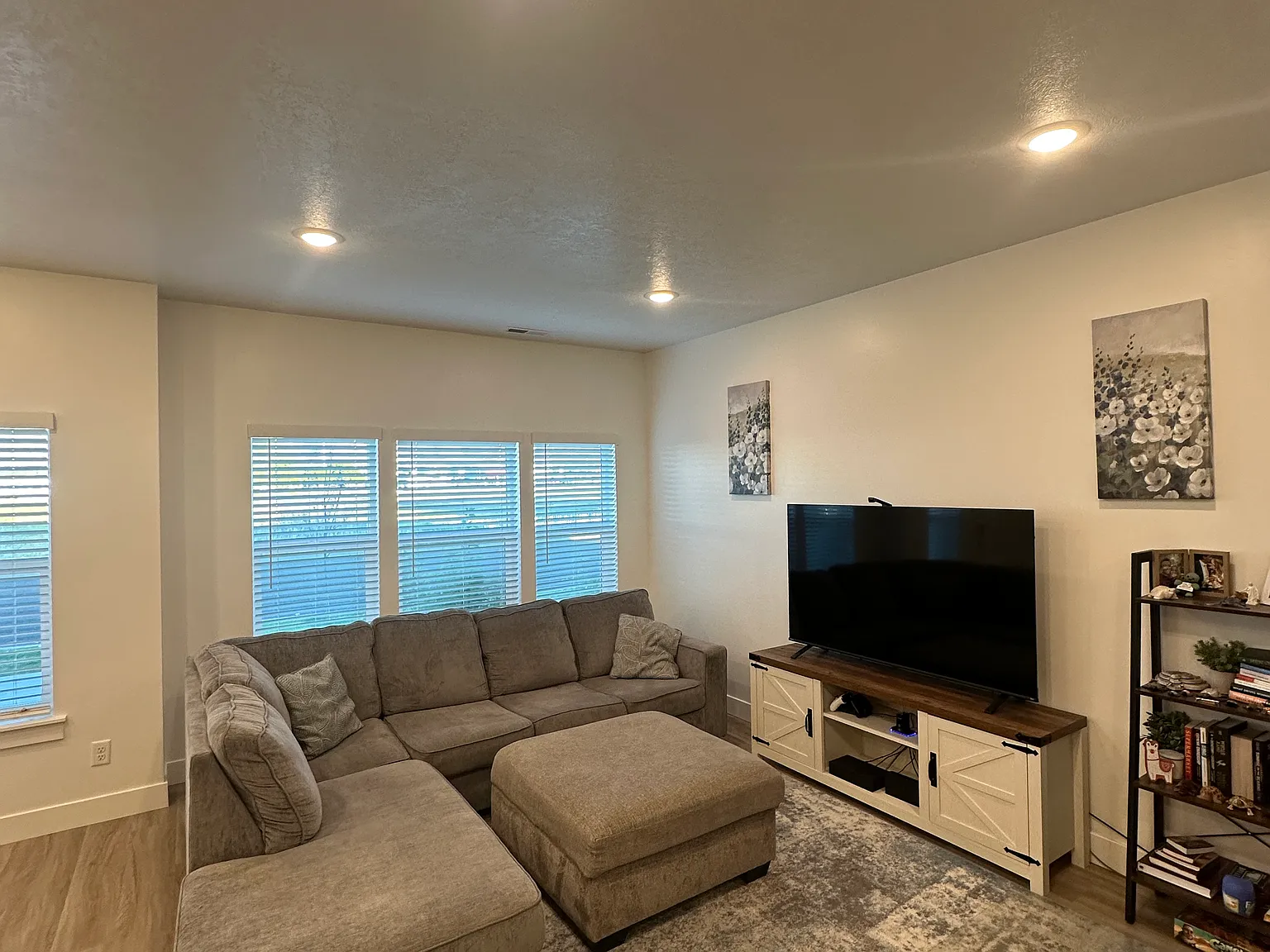 3 bed, 1412 sqft, $2,000 — Photo 3
