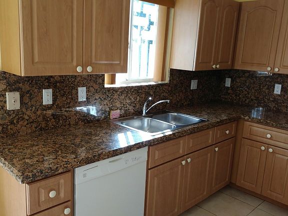 5th image of 1304 SE 6th St