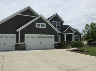 2481 Kinnrow Ave NW, Grand Rapids, MI 49534