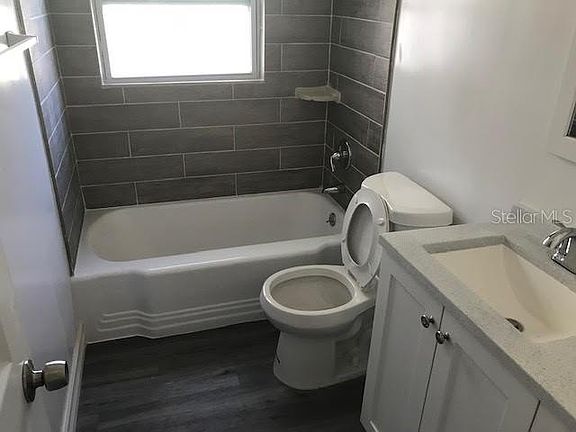 4th image of 2911 Pembrook Dr