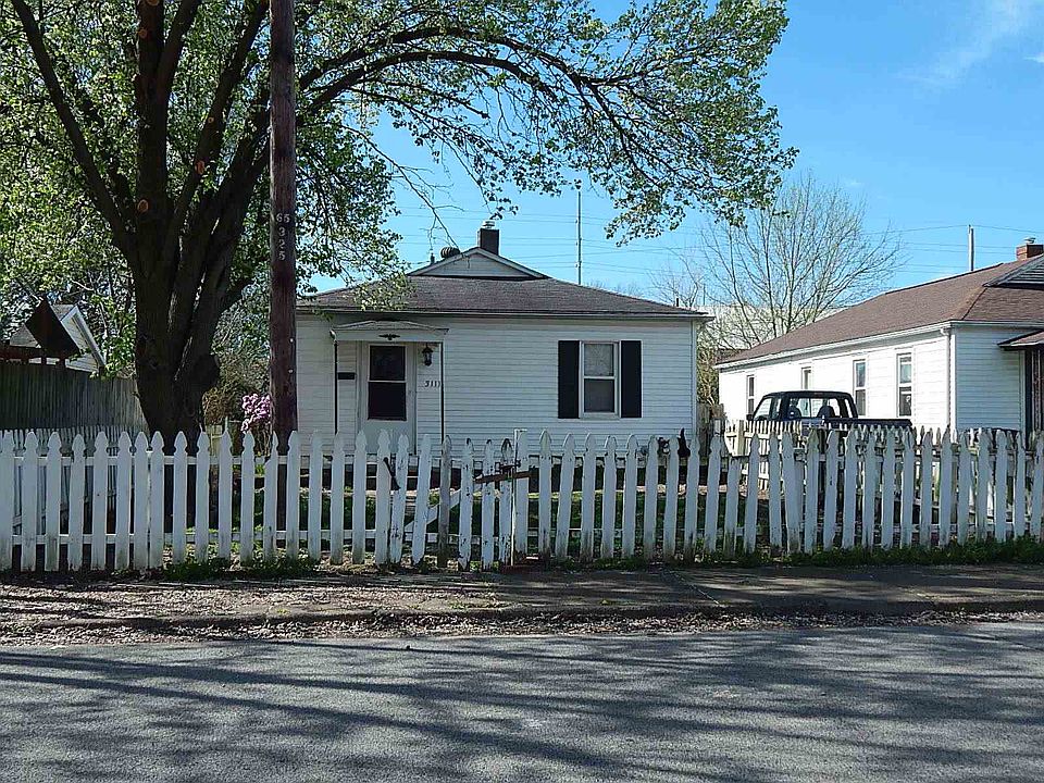 1st image of 3111 Ravenswood Dr