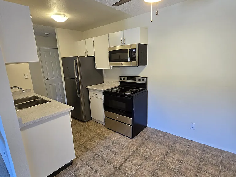 4001 Enemark Cres — Photo 23