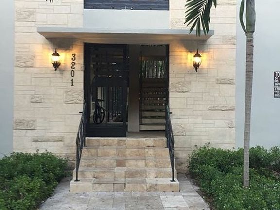 4th image of 3201 Aviation Ave APT 14