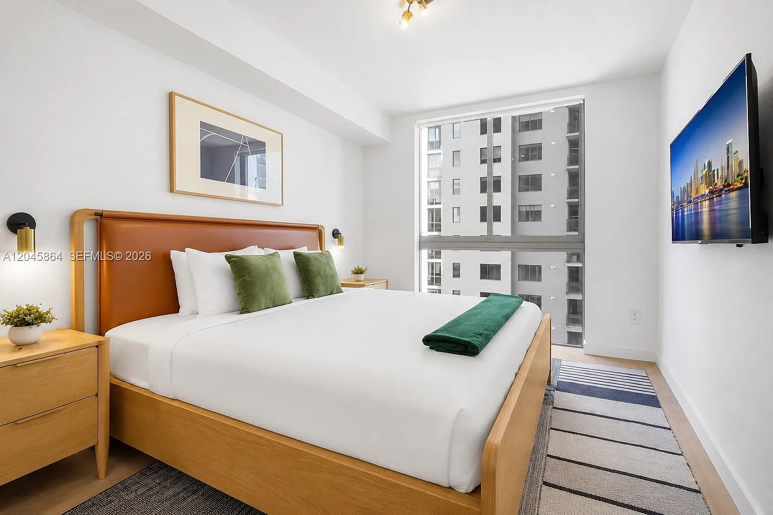 1 bed, 1.0 bath, 588 sqft, $3,300 — Photo 2